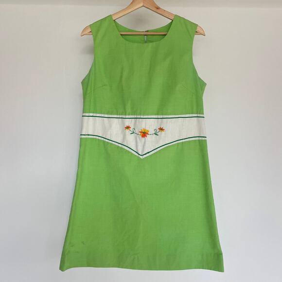 Vtg 60's Mod Green Sleeveless Embroidered Floral Swing Dress Retro Sz 13 Junior - Picture 1 of 10